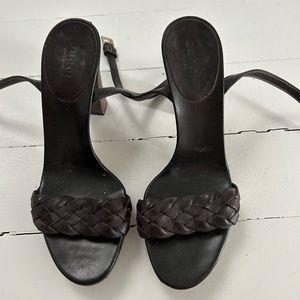 GUCCI vintage leather sandals